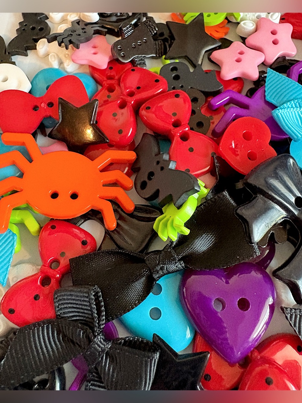 Fun Glass Jar Full of Buttons - Spiders Hearts Bats Bows Teddy Bears +